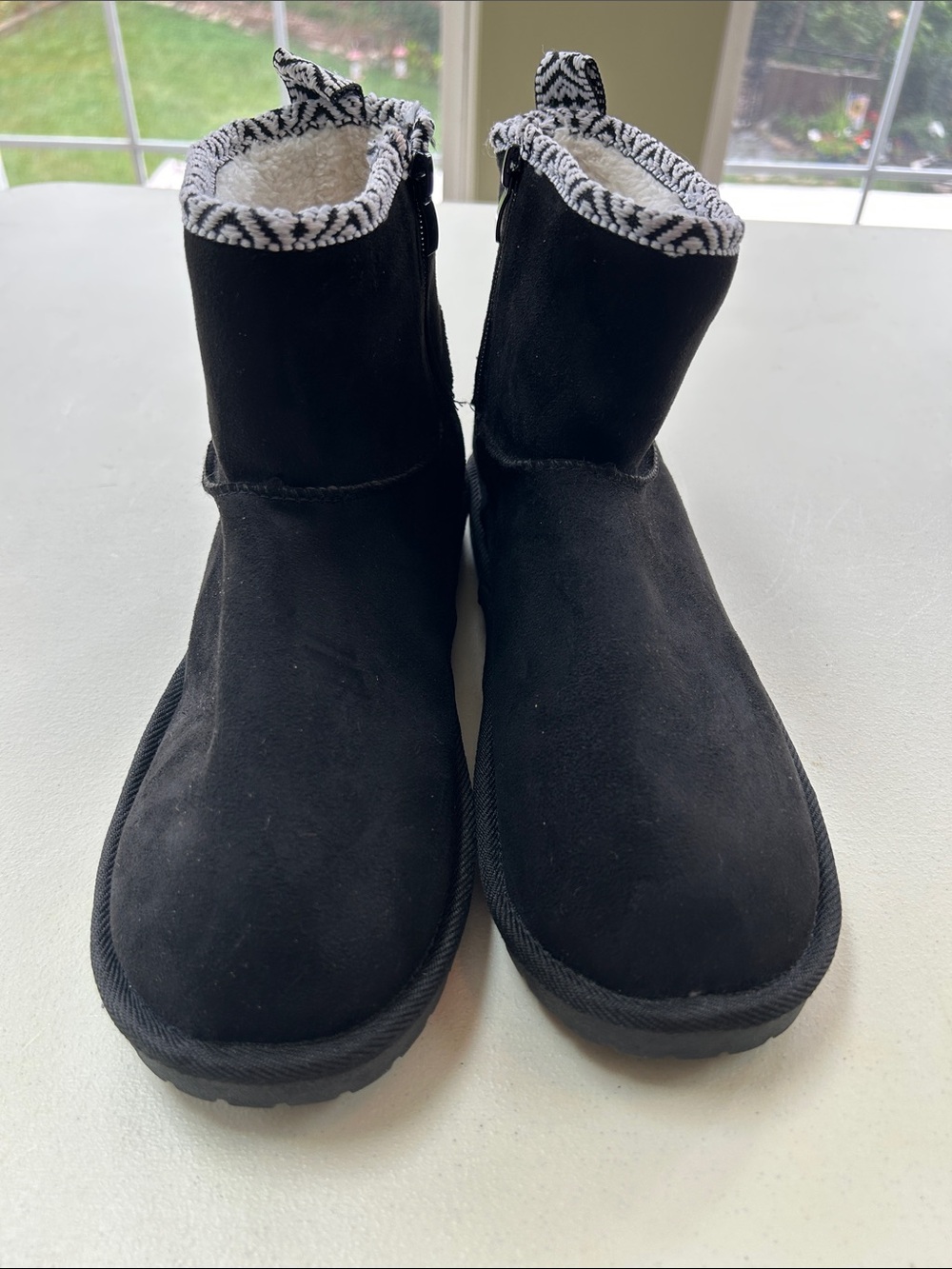 Muk Lucks - Classic Women's Black Suede-Look Fleece-Lined Slippers